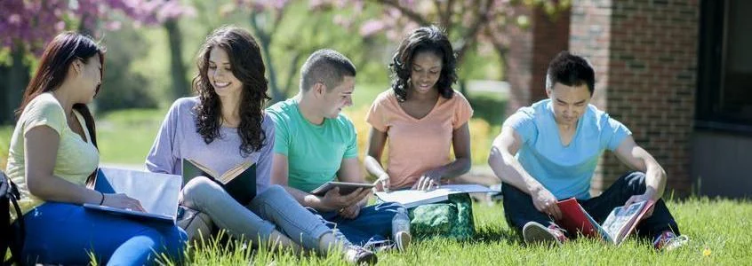 Visual published with the cited source for this record: US undergraduate enrolment kept falling two years into the pandemic